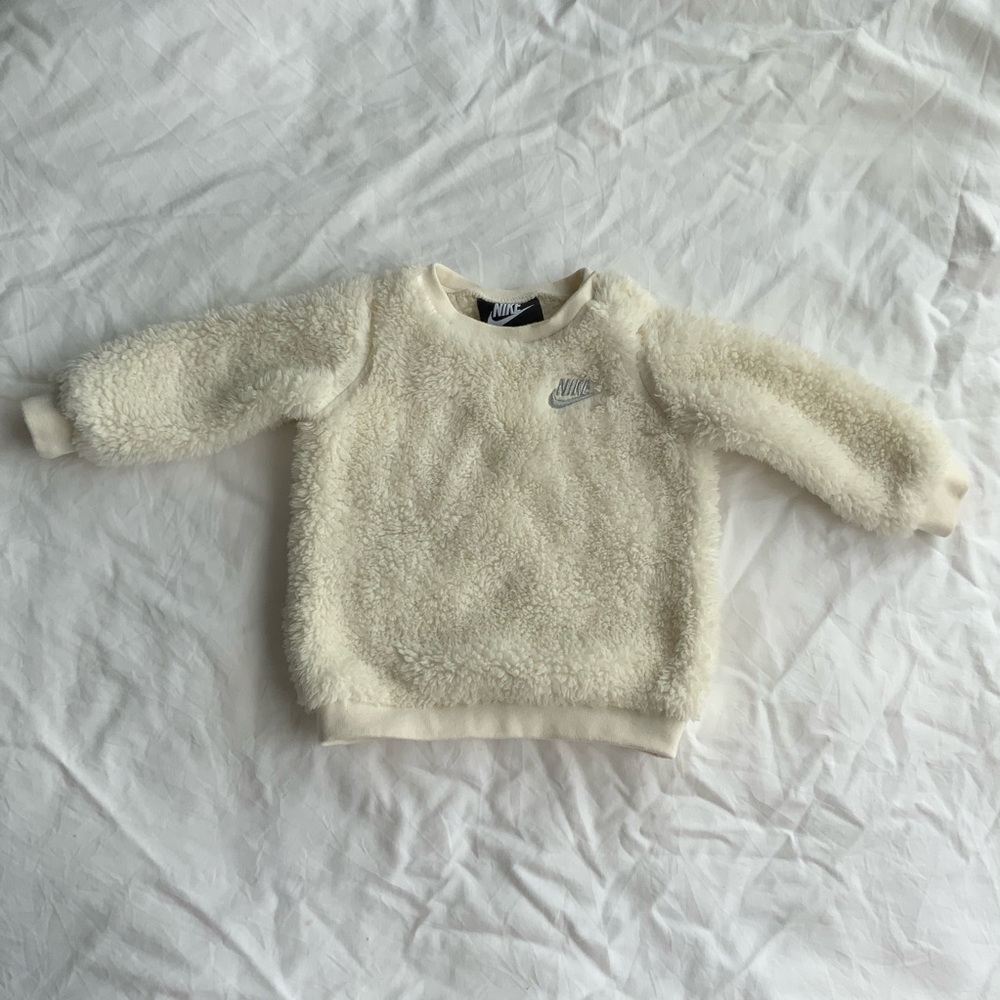 NIKE Baby Sherpa Fleece Crewneck – 6 Months – Cream / Ivory